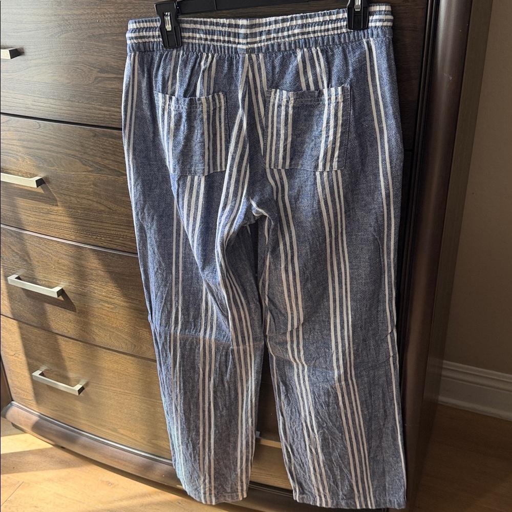 Old Navy Blue and White Striped Drawstring Joggers - Picture 3 of 3